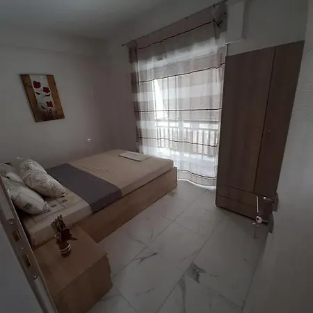 Prodromos Apartment Flogita